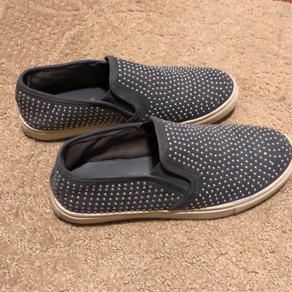 Grey studded Excitt Steve Madden shoes - Picture 2 of 4